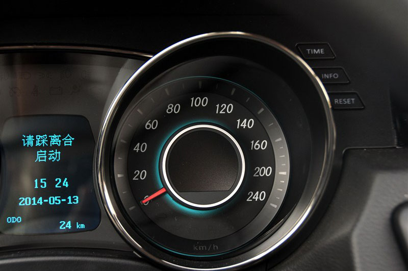 2014款 1.5L 手动标准版
