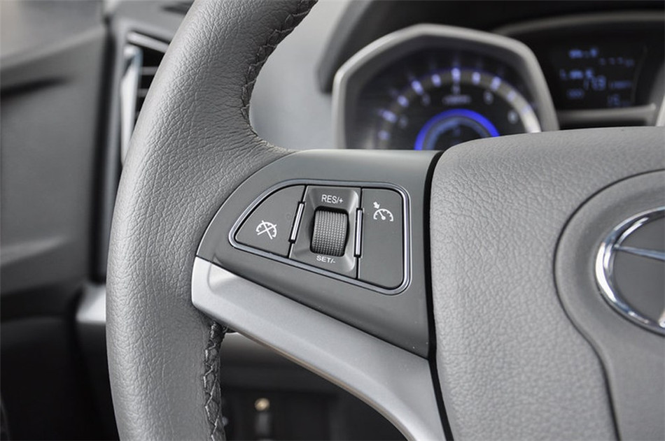 2014款 1.5L MT 豪华智能型 内饰