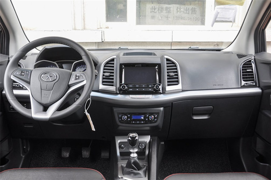 2014款 1.5L MT 豪华智能型 内饰