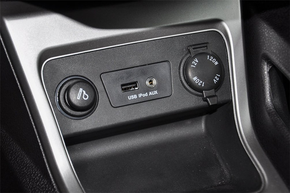 2014款 1.5L MT 豪华智能型 座椅空间