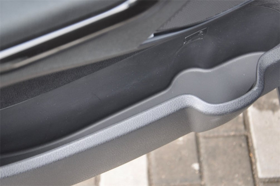 2014款 1.5L MT 豪华智能型 座椅空间