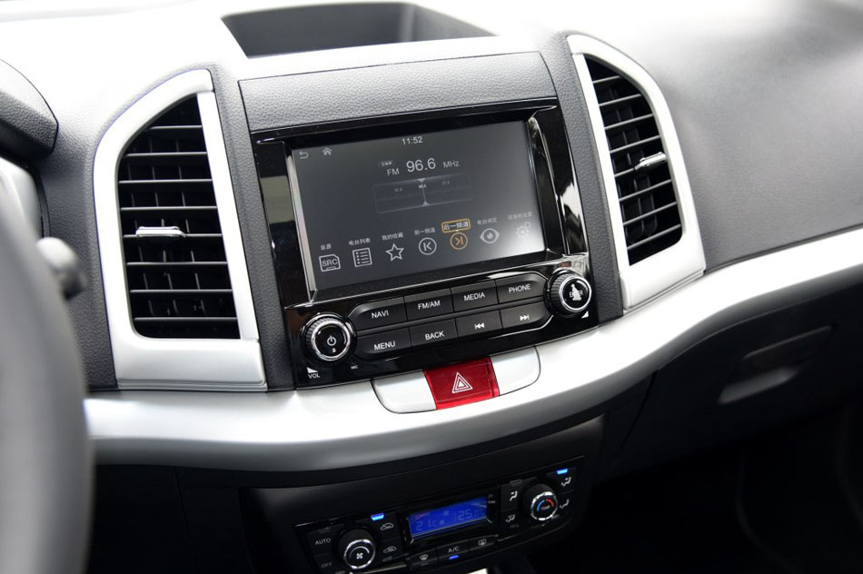 2016款 1.5L 手动豪华智能型 内饰