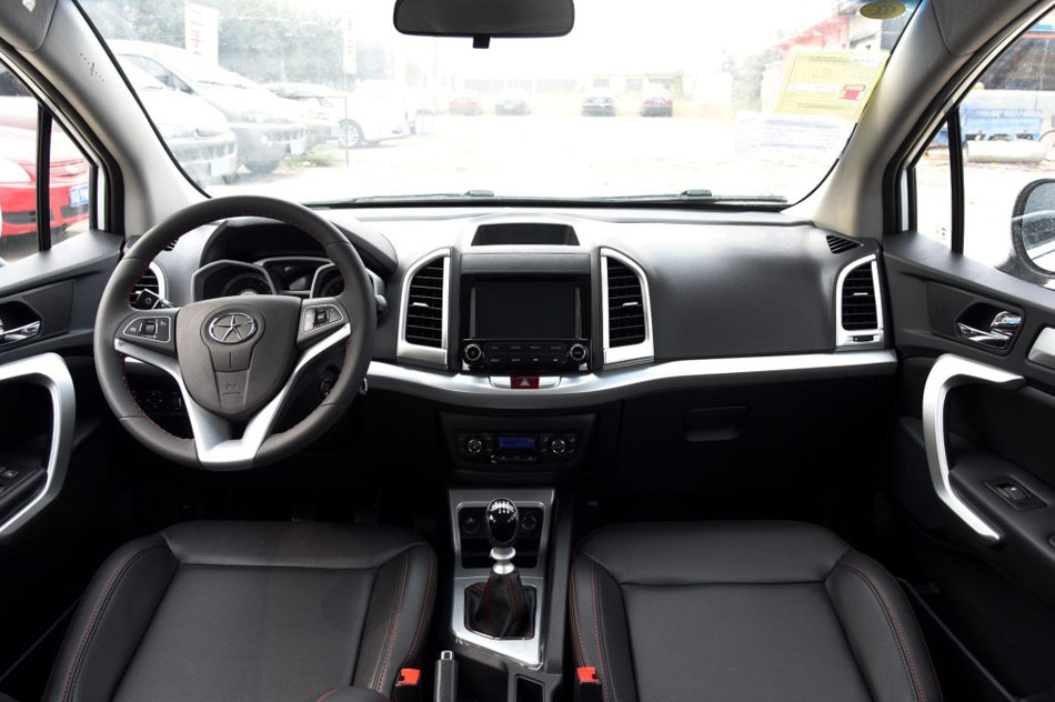 2016款 1.5L 手动豪华智能型 内饰