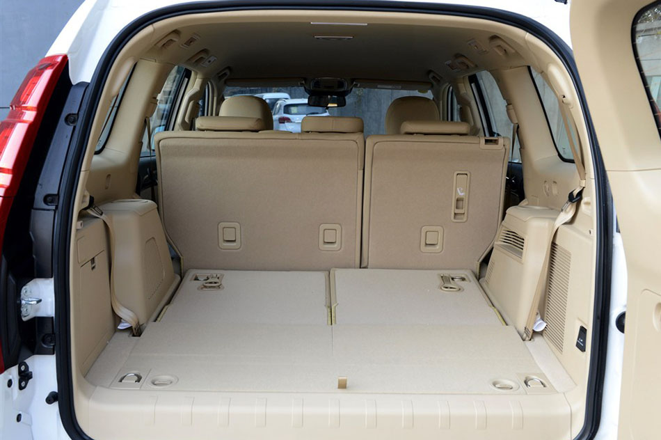 2015款 2.0T 标准型 座椅空间