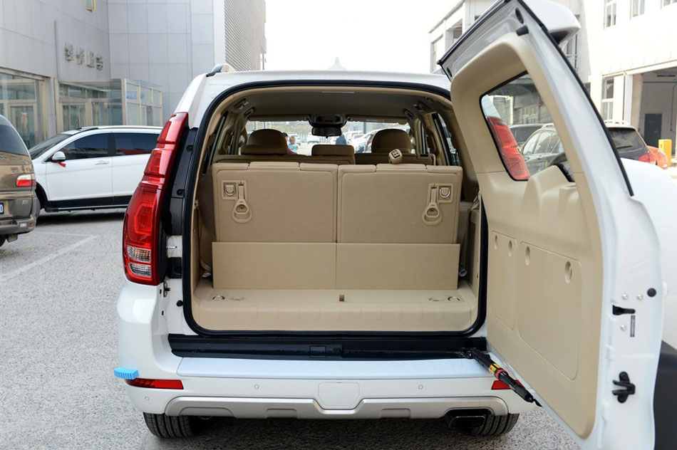 2015款 2.0T 标准型 座椅空间