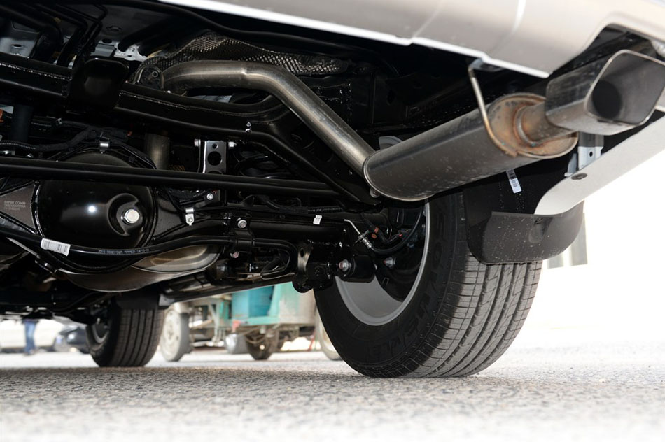 2015款 2.0T 标准型 引擎底盘