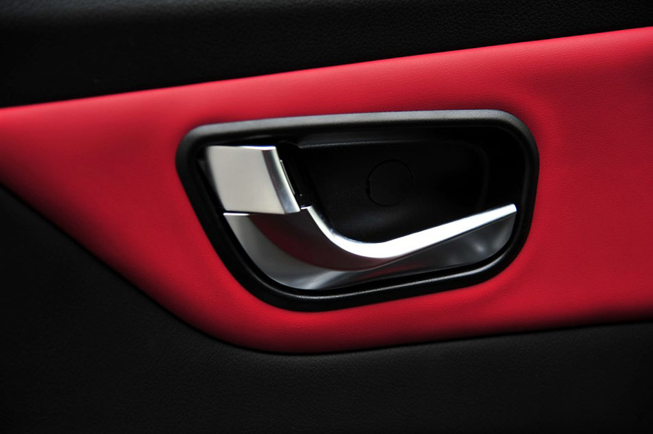 2015款 1.5L 自动豪华型 座椅空间