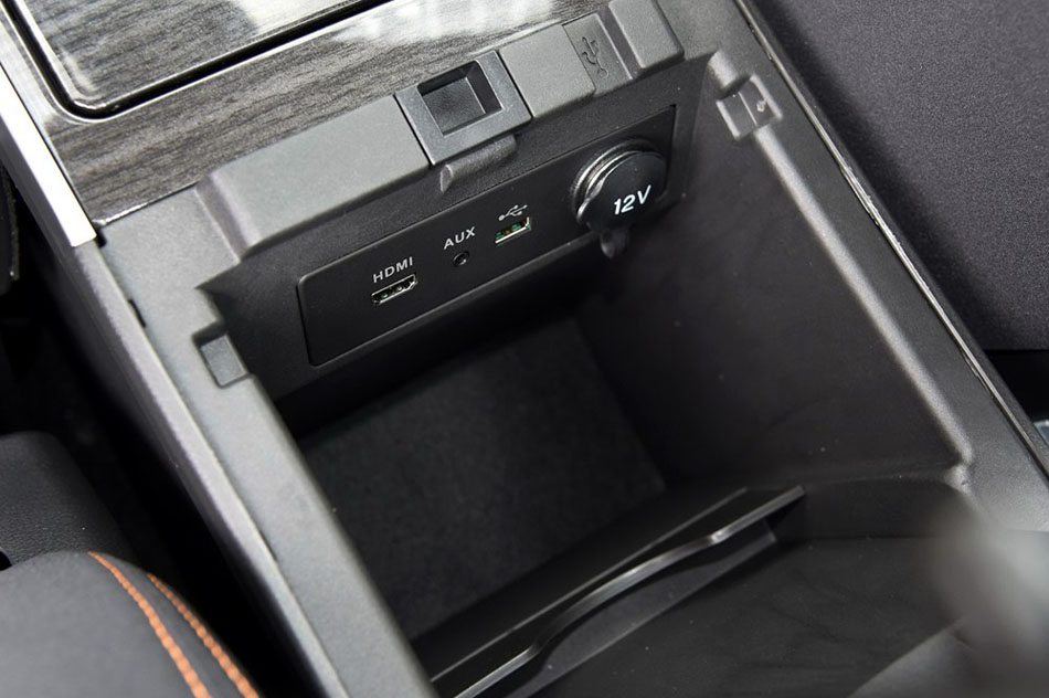 2015款 2.0T 全景尊享版 座椅空间