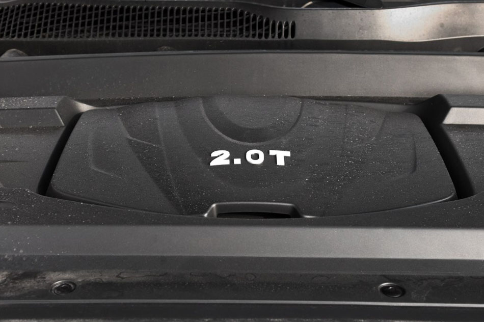 2015款 2.0T 全景尊享版 引擎底盘