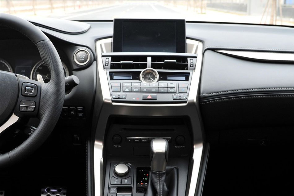 2015款 200t 全驱 F SPORT 内饰