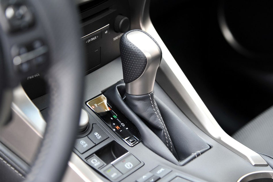 2015款 200t 全驱 F SPORT 内饰