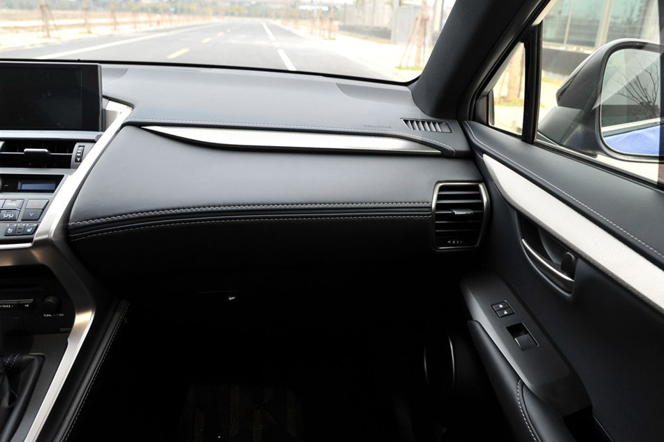 2015款 200t 全驱 F SPORT 内饰