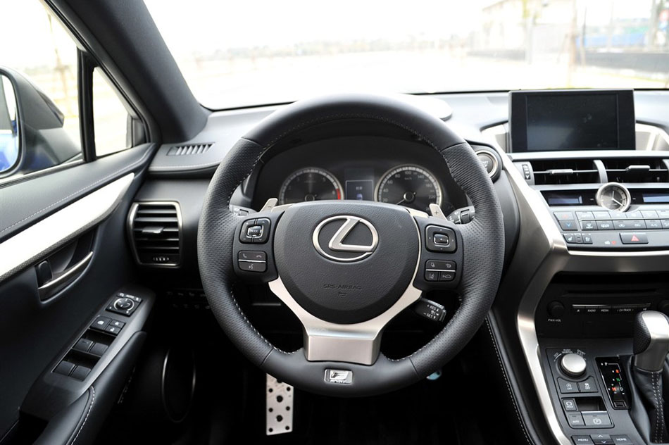 2015款 200t 全驱 F SPORT 内饰