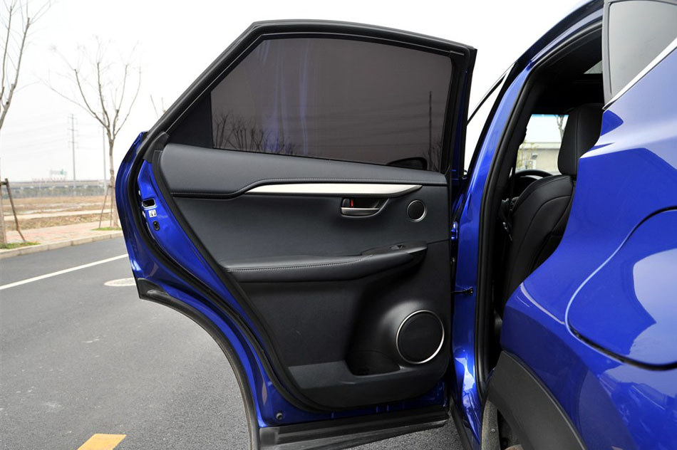 2015款 200t 全驱 F SPORT 座椅空间