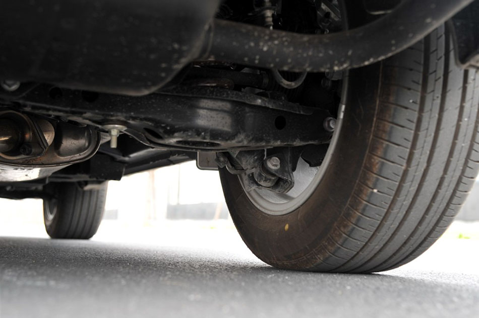 2015款 200t 全驱 F SPORT 引擎底盘