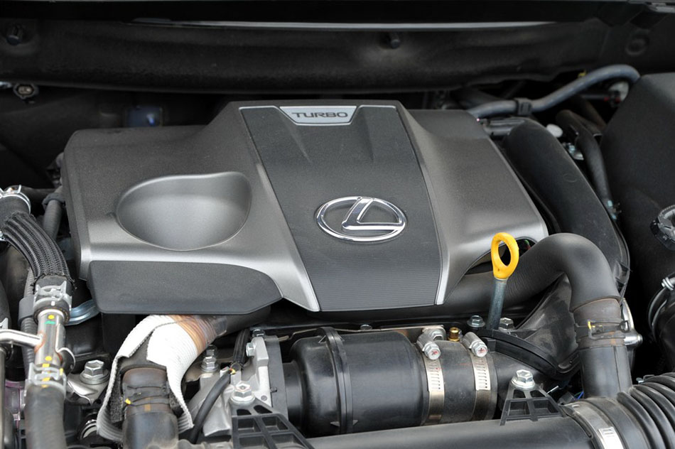 2015款 200t 全驱 F SPORT 引擎底盘