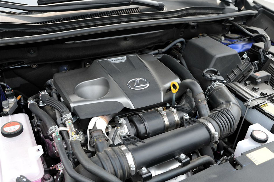 2015款 200t 全驱 F SPORT 引擎底盘