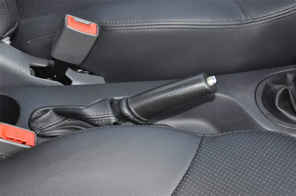 2013款 1.5L MT 精英型 内饰