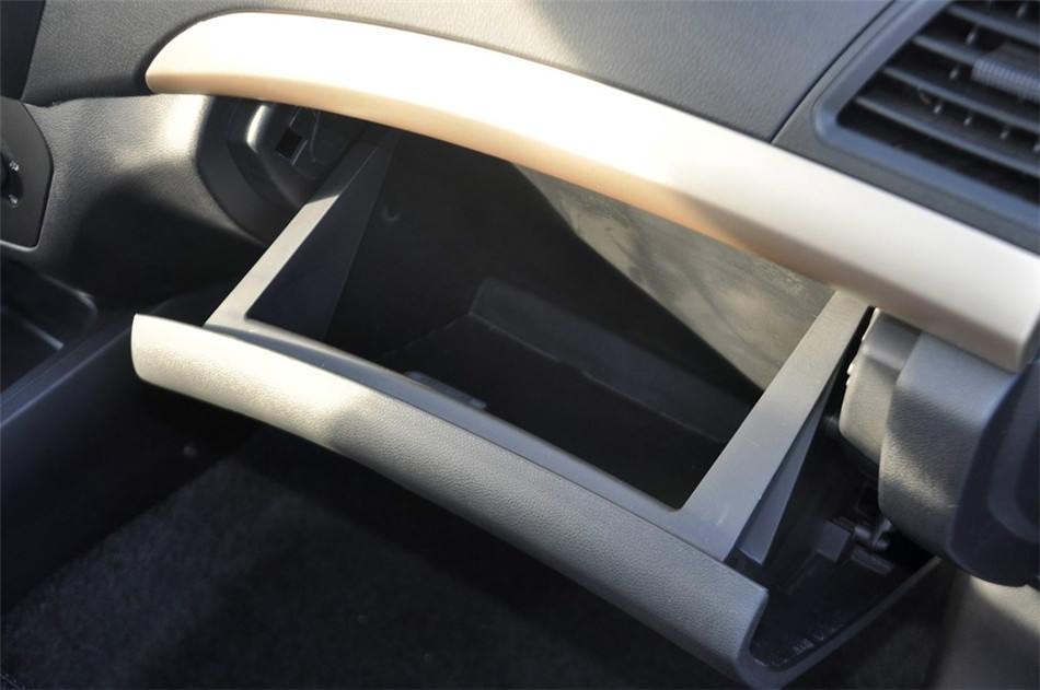 2013款 1.5L MT 精英型 座椅空间