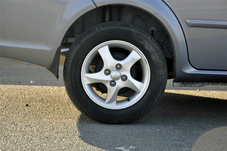 2013款 1.5L MT 精英型 其他