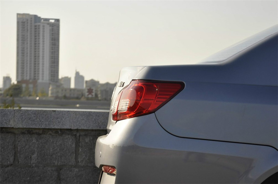 2013款 1.5L MT 精英型 其他