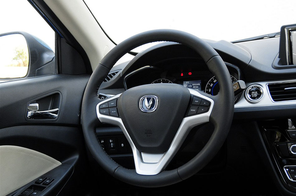 2015款 1.6L 自动乐趣型 内饰