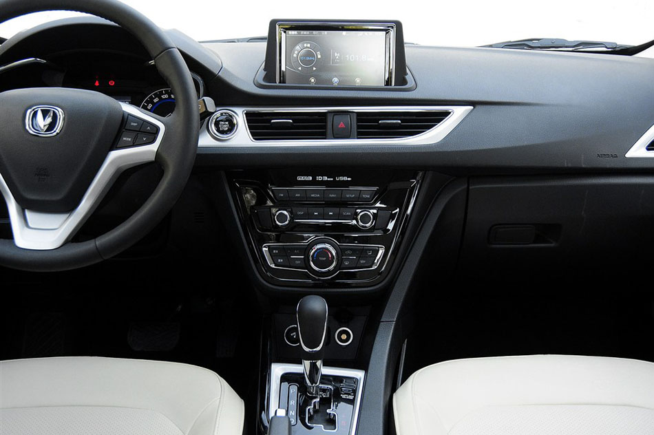 2015款 1.6L 自动乐趣型 内饰