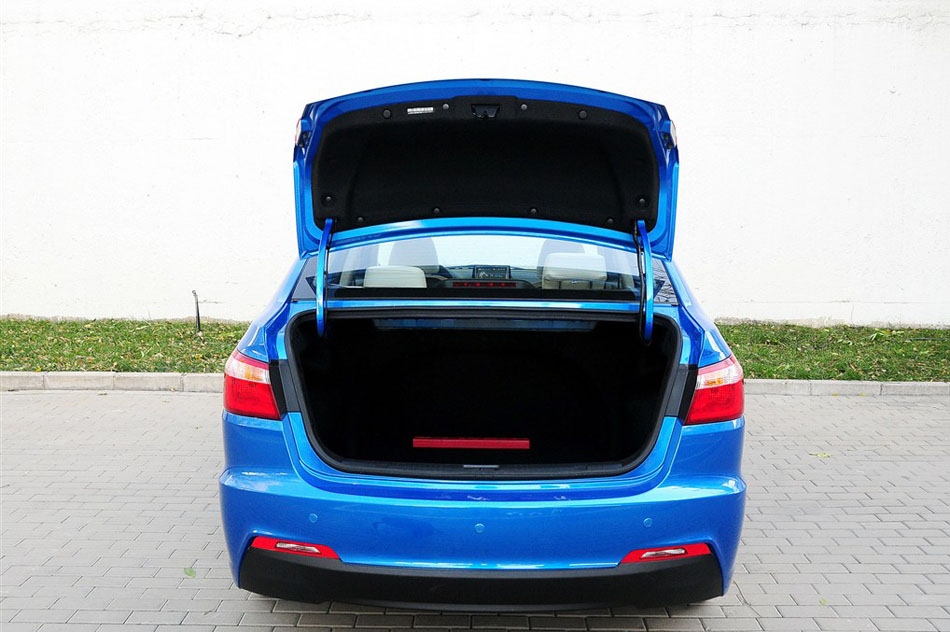 2015款 1.6L 自动乐趣型 座椅空间