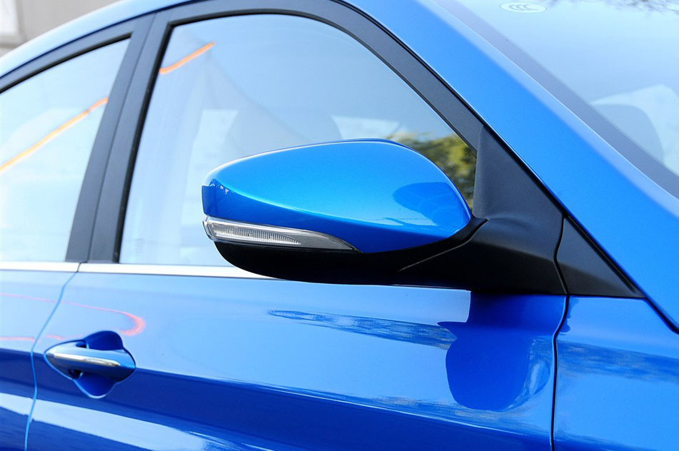 2015款 1.6L 自动乐趣型 细节