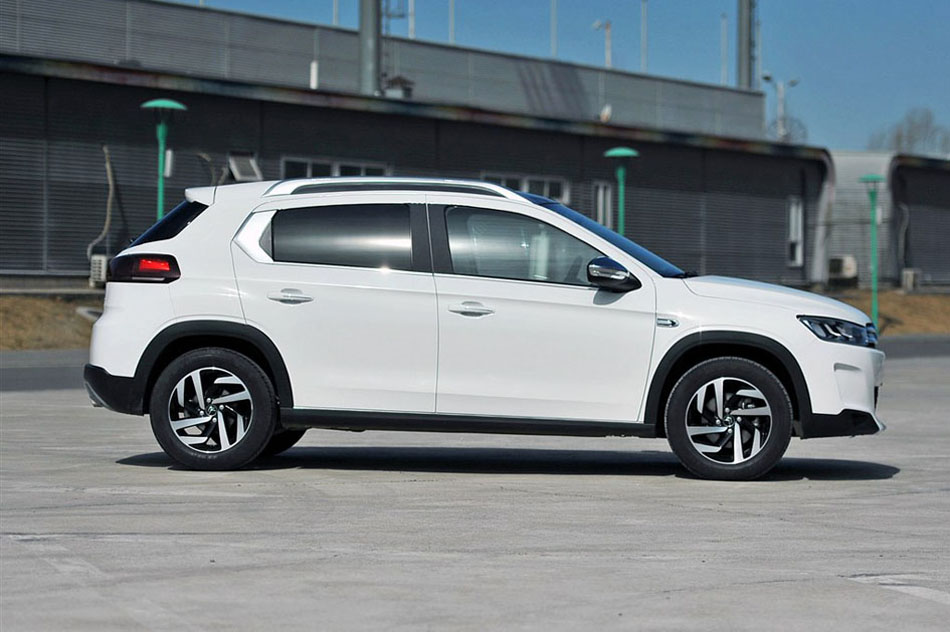 2015款 1.6THP 自动旗舰型 外观