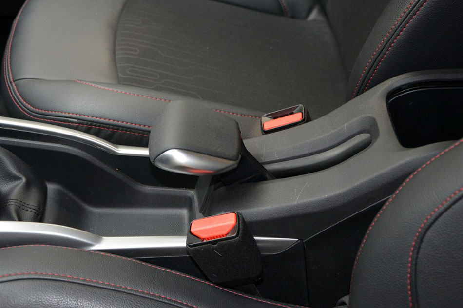 2015款 1.6L 手动先锋型 内饰