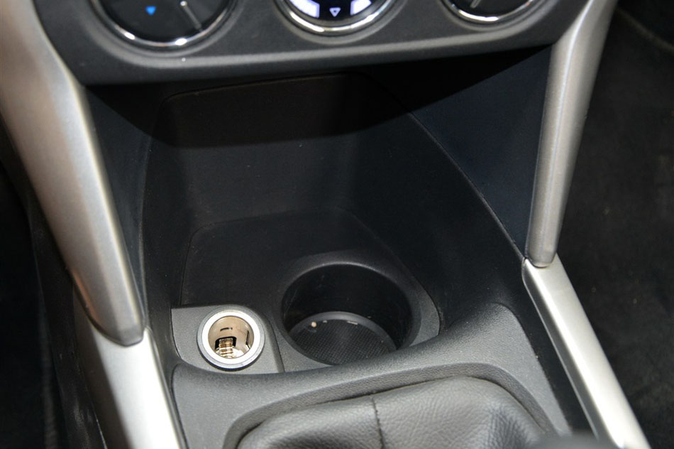 2015款 1.6L 手动先锋型 内饰