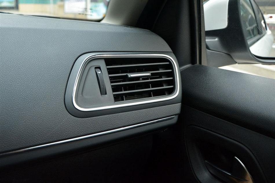 2015款 1.6L 手动先锋型 内饰