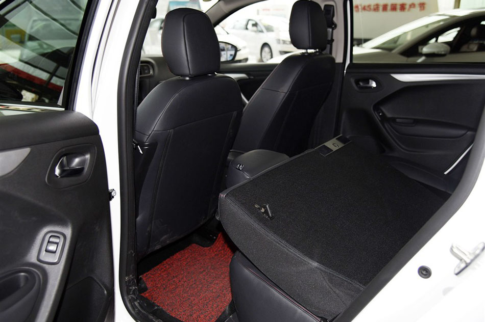 2015款 1.6THP 自动智能型 空间