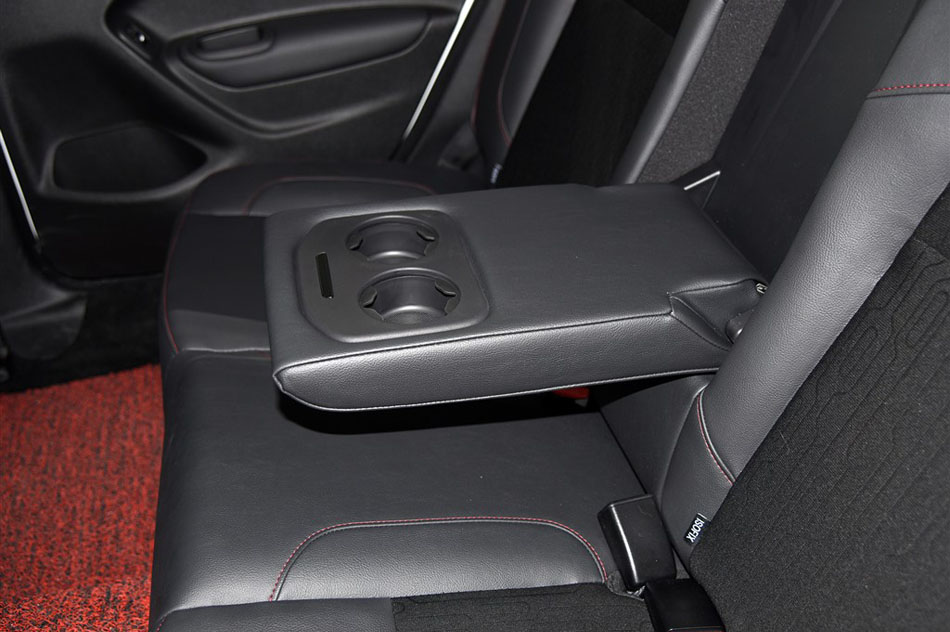 2015款 1.6THP 自动智能型 空间