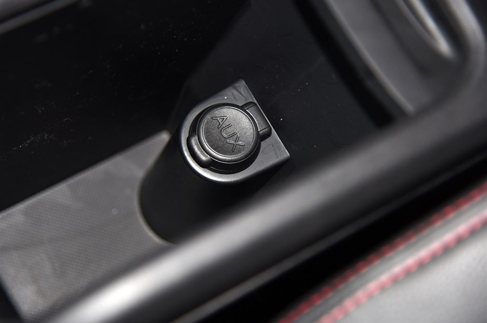 2015款 1.6THP 自动智能型 空间