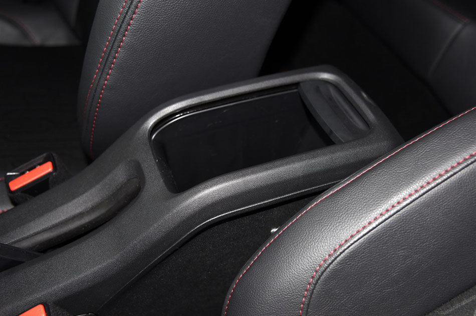 2015款 1.6THP 自动智能型 空间