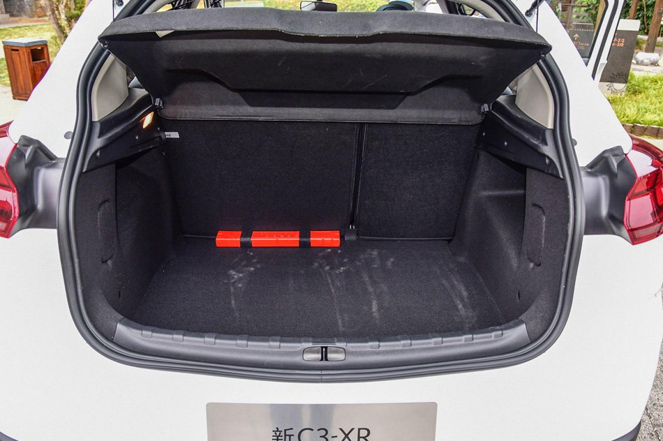 2019款 190THP 自动越领版 座椅空间