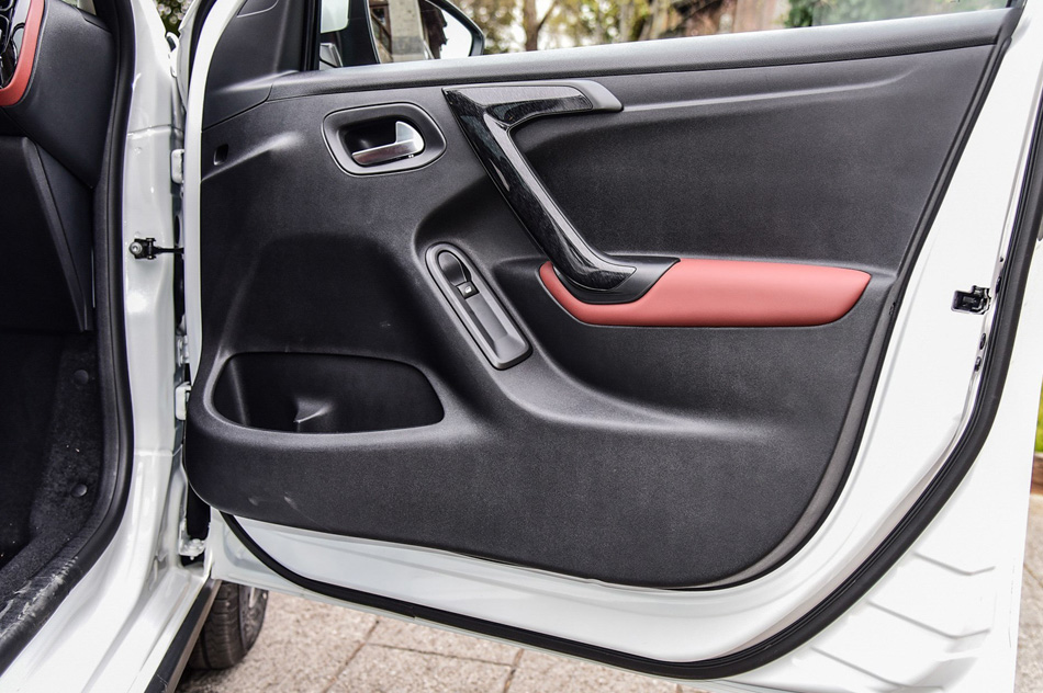 2019款 190THP 自动越领版 座椅空间