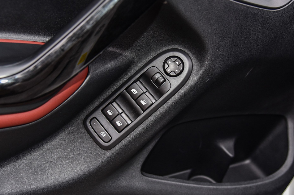 2019款 190THP 自动越领版 座椅空间