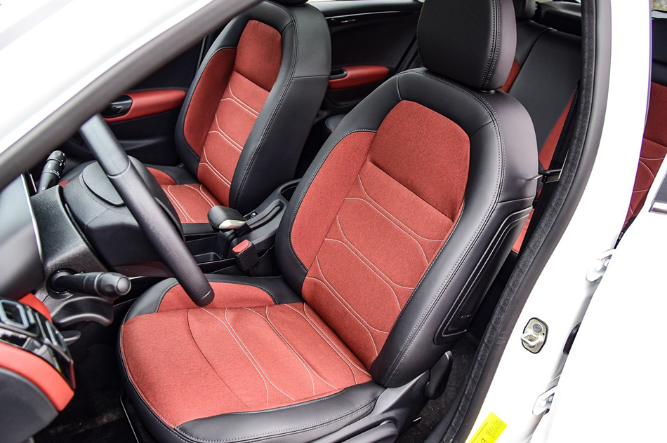 2019款 190THP 自动越领版 座椅空间