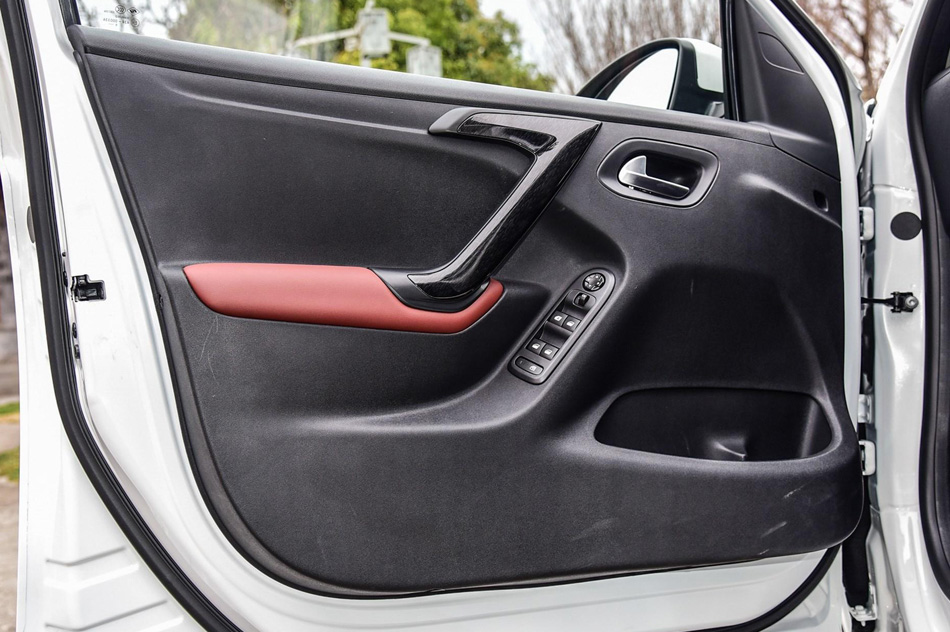 2019款 190THP 自动越领版 座椅空间