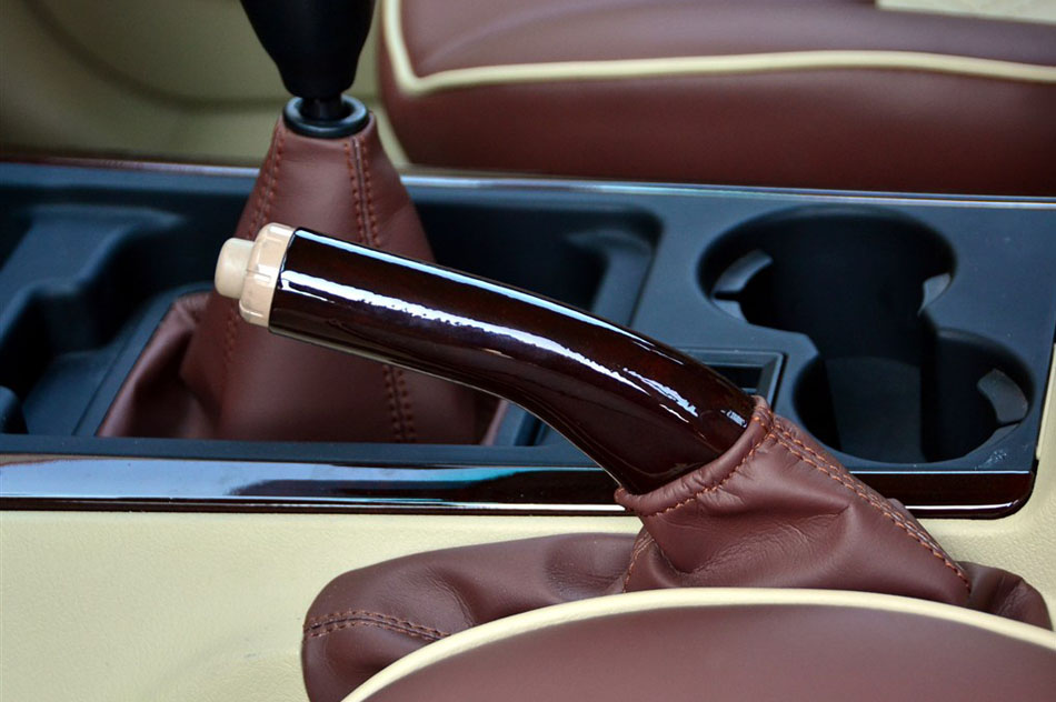 2014款 2.4L 四驱舒适型 内饰