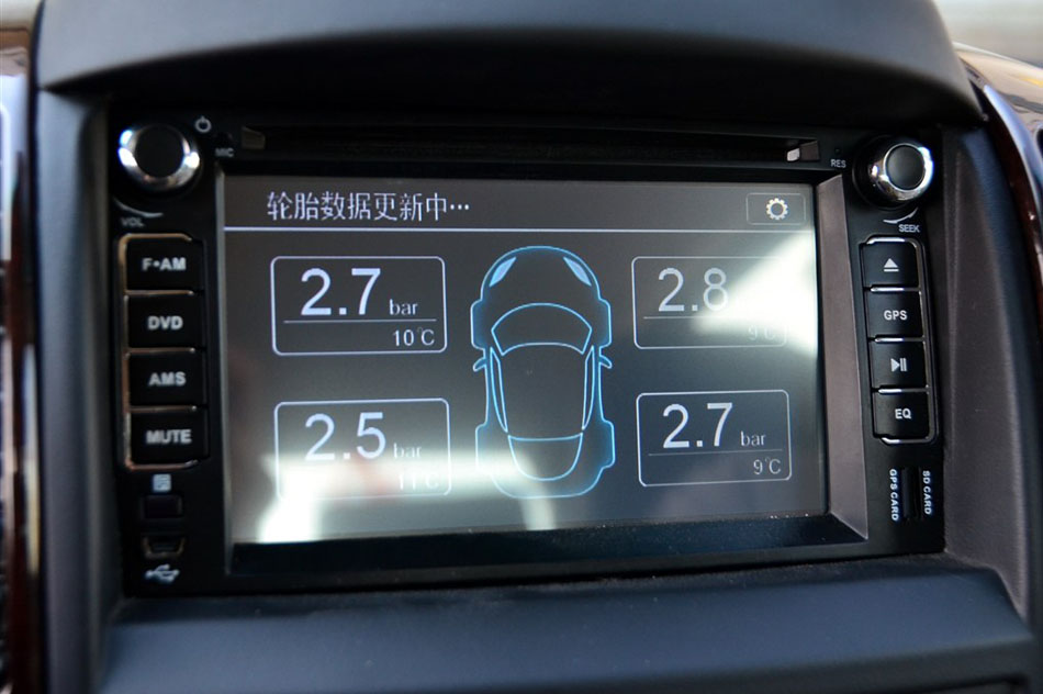 2014款 2.4L 四驱舒适型 内饰