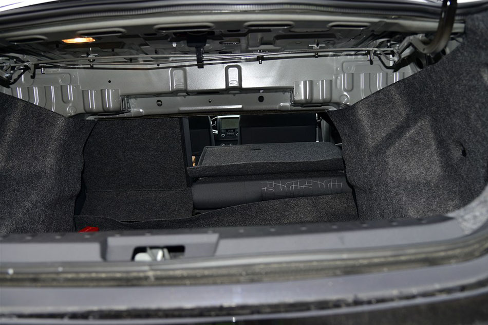 2014款 1.5L 自动尊尚型 座椅空间