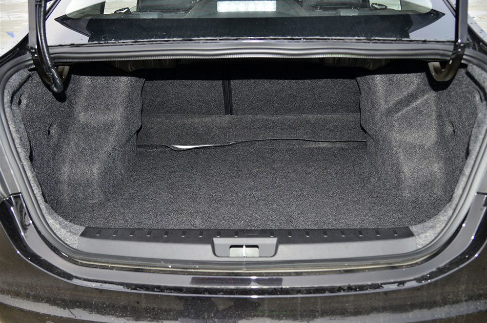 2014款 1.5L 自动尊尚型 座椅空间