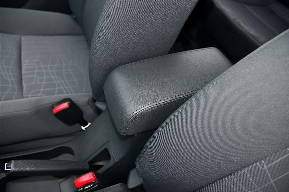 2014款 1.5L 自动尊尚型 座椅空间