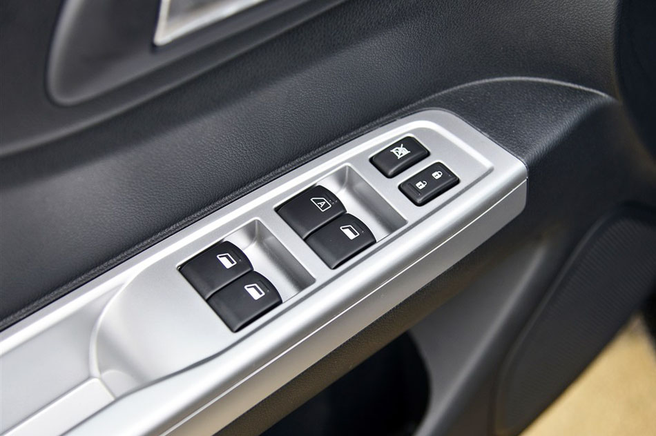 2014款 1.5L 自动尊尚型 座椅空间