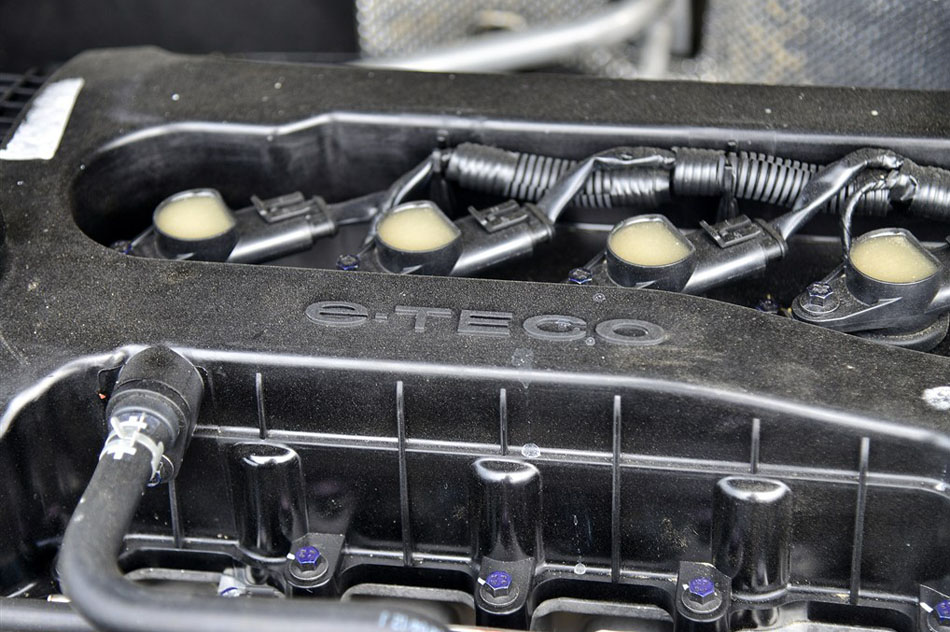 2014款 1.5L 自动尊尚型 引擎底盘