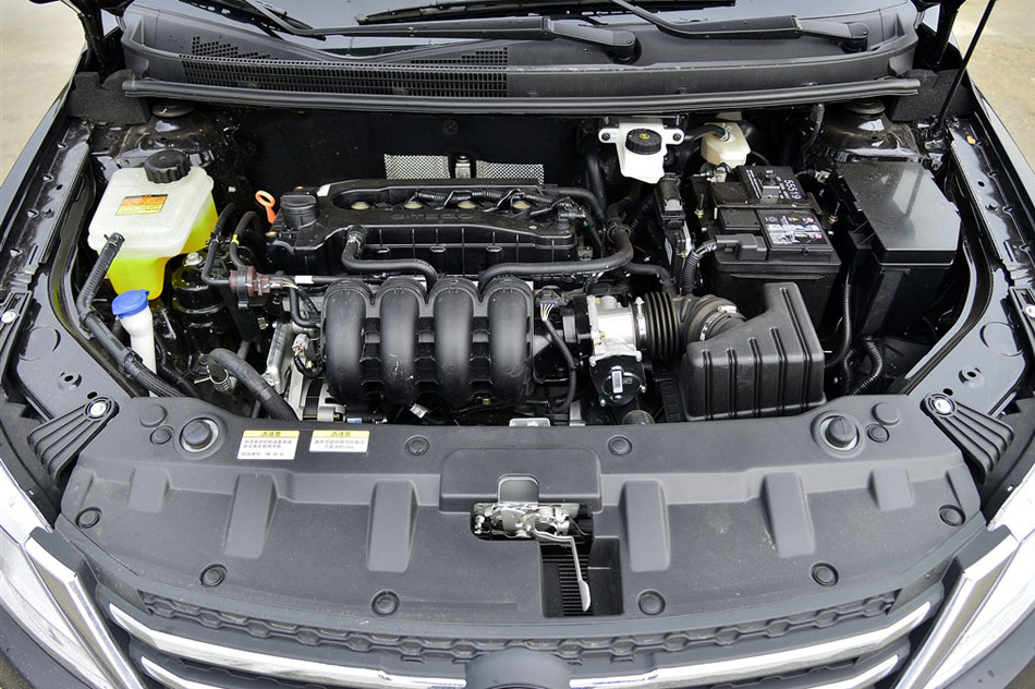 2014款 1.5L 自动尊尚型 引擎底盘